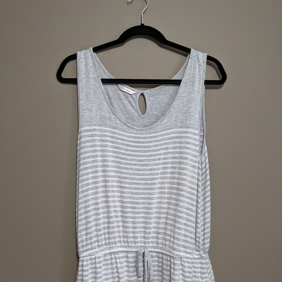 La Vie en Rose | white & gray stripe night gown - Picture 4 of 7